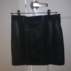 BCBG maxazria black skirt